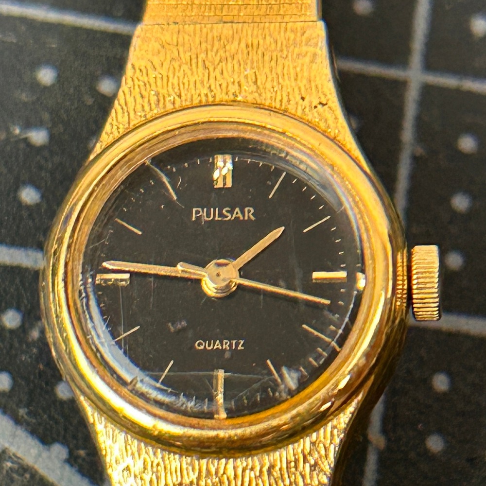 Vintage Pulsar Women Gold Tone‎ Quartz Watch Black Dial V230-0340 961031